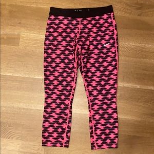 Nike pink and black dri-fit capris